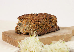 Buchweizen-Karotten-Brot mit Buchweizen Sprossen und Bockshornklee Sprossen