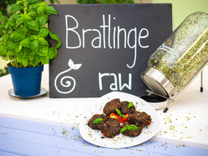 Bratlinge raw/roh mit Würz-Mix Sprossen, Sonnenblumenkernen und Hanfsamen