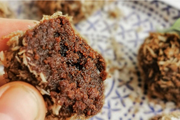 Sonnenblumen- Energiekugeln mit Datteln